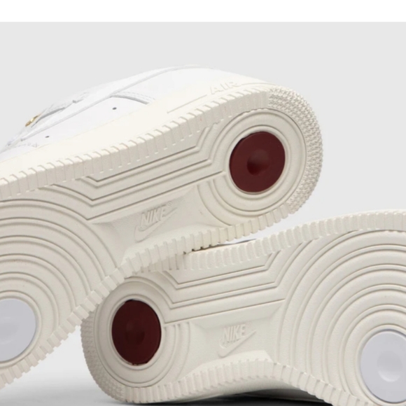 NWT Women's Af1's '07 PRM - Picture 7 of 10